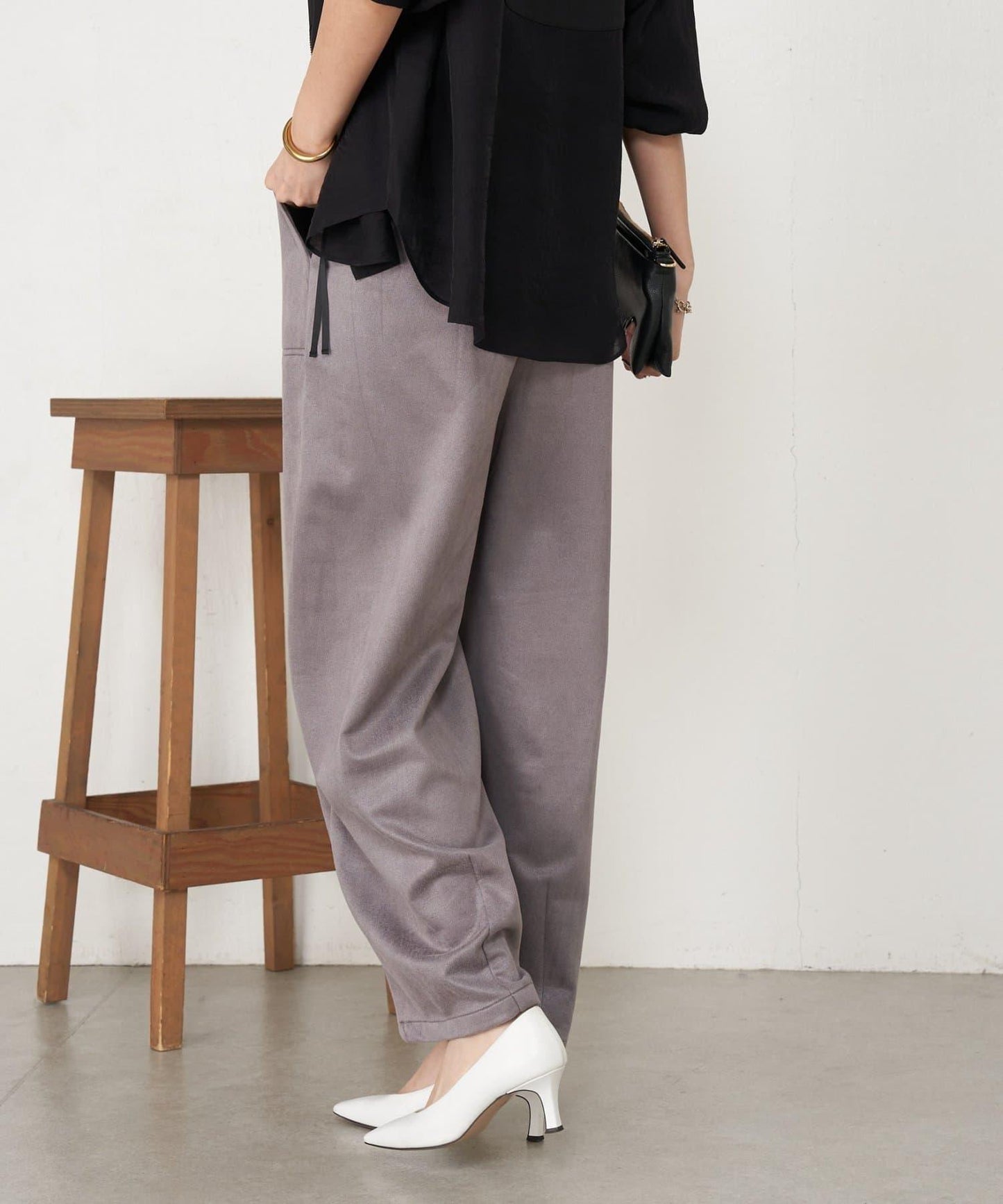 層疊風麂皮彎曲褲