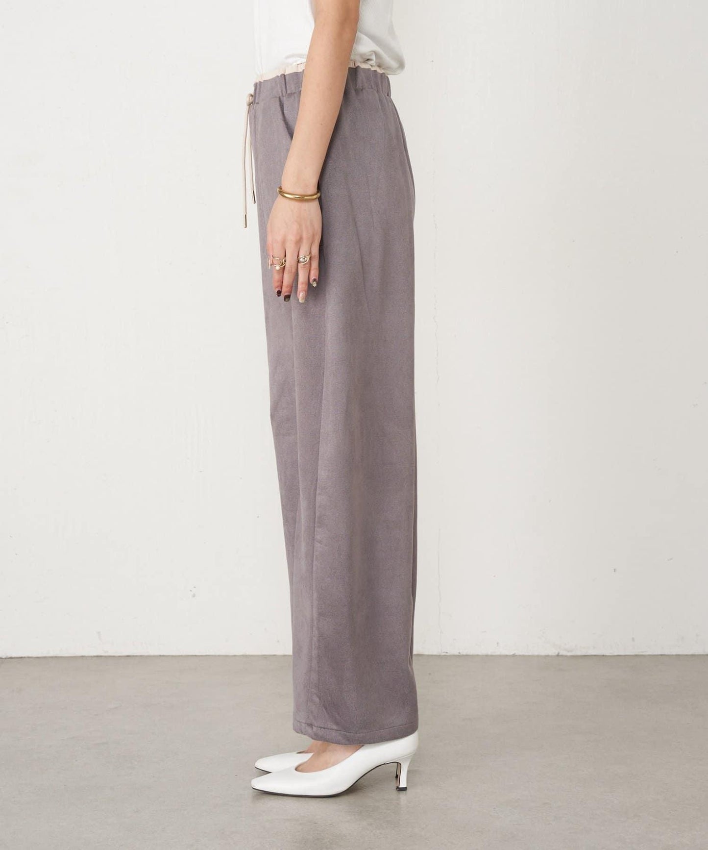 層疊風麂皮彎曲褲