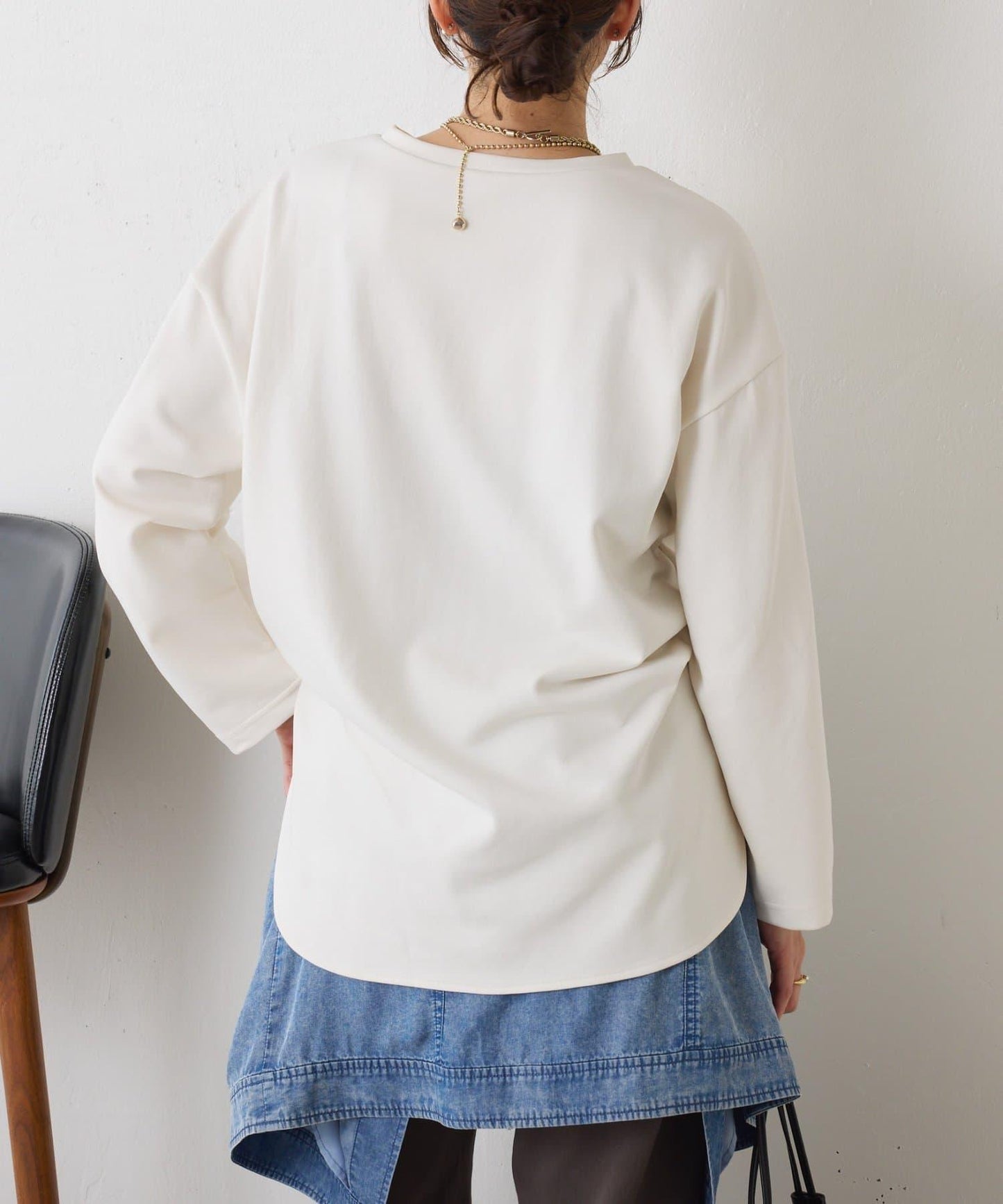 下襬圓弧彈力針織衫