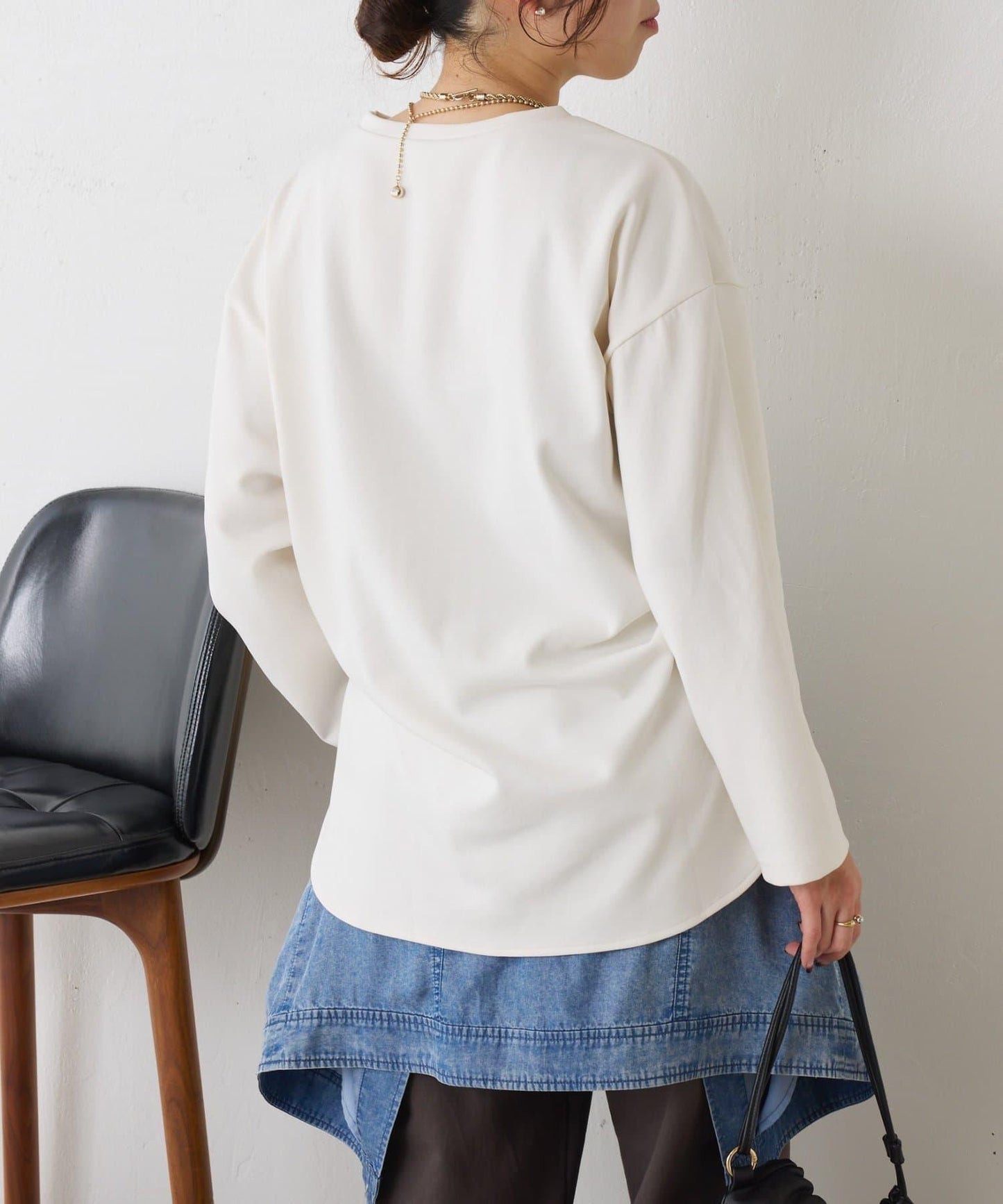 下襬圓弧彈力針織衫