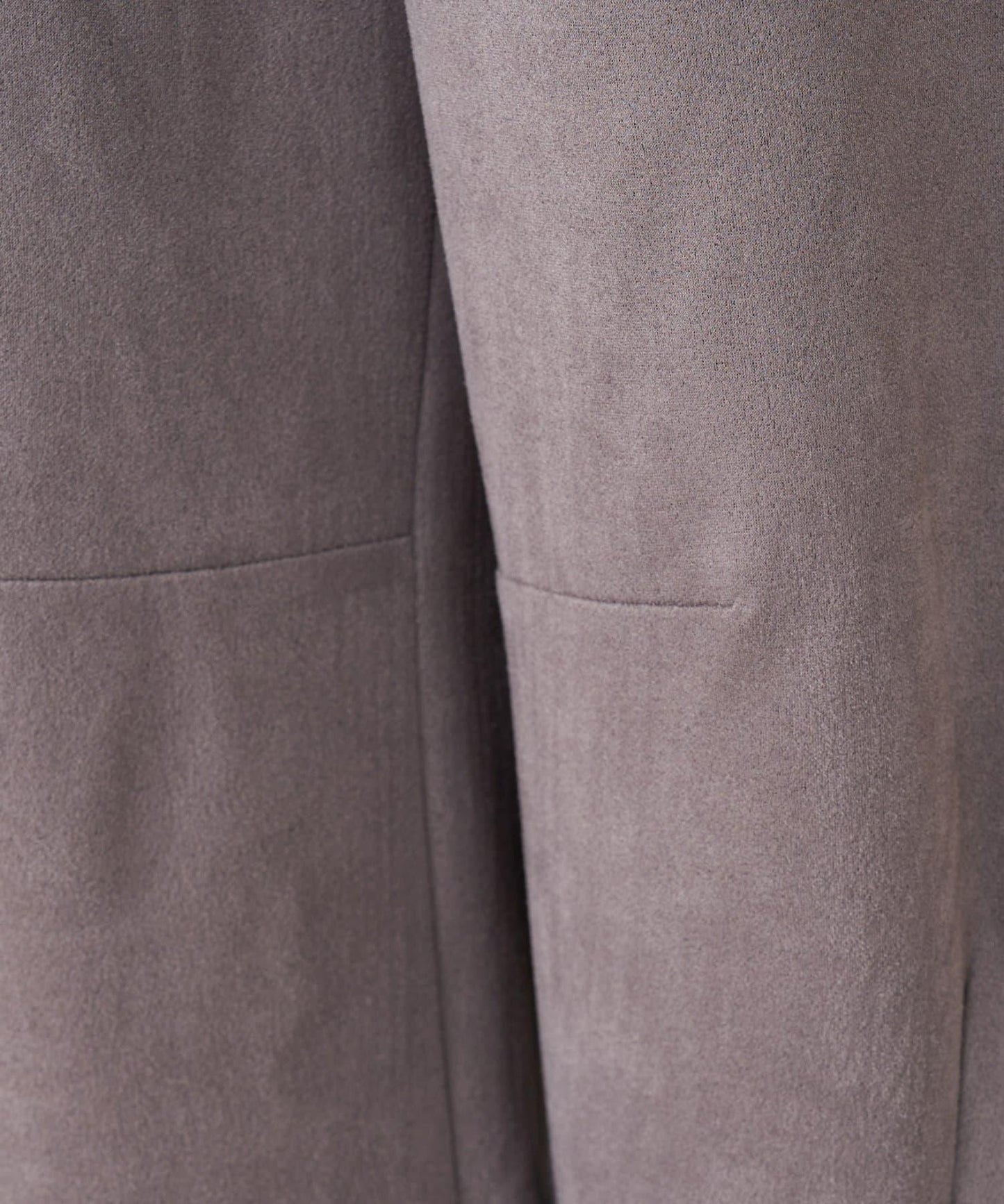 層疊風麂皮彎曲褲