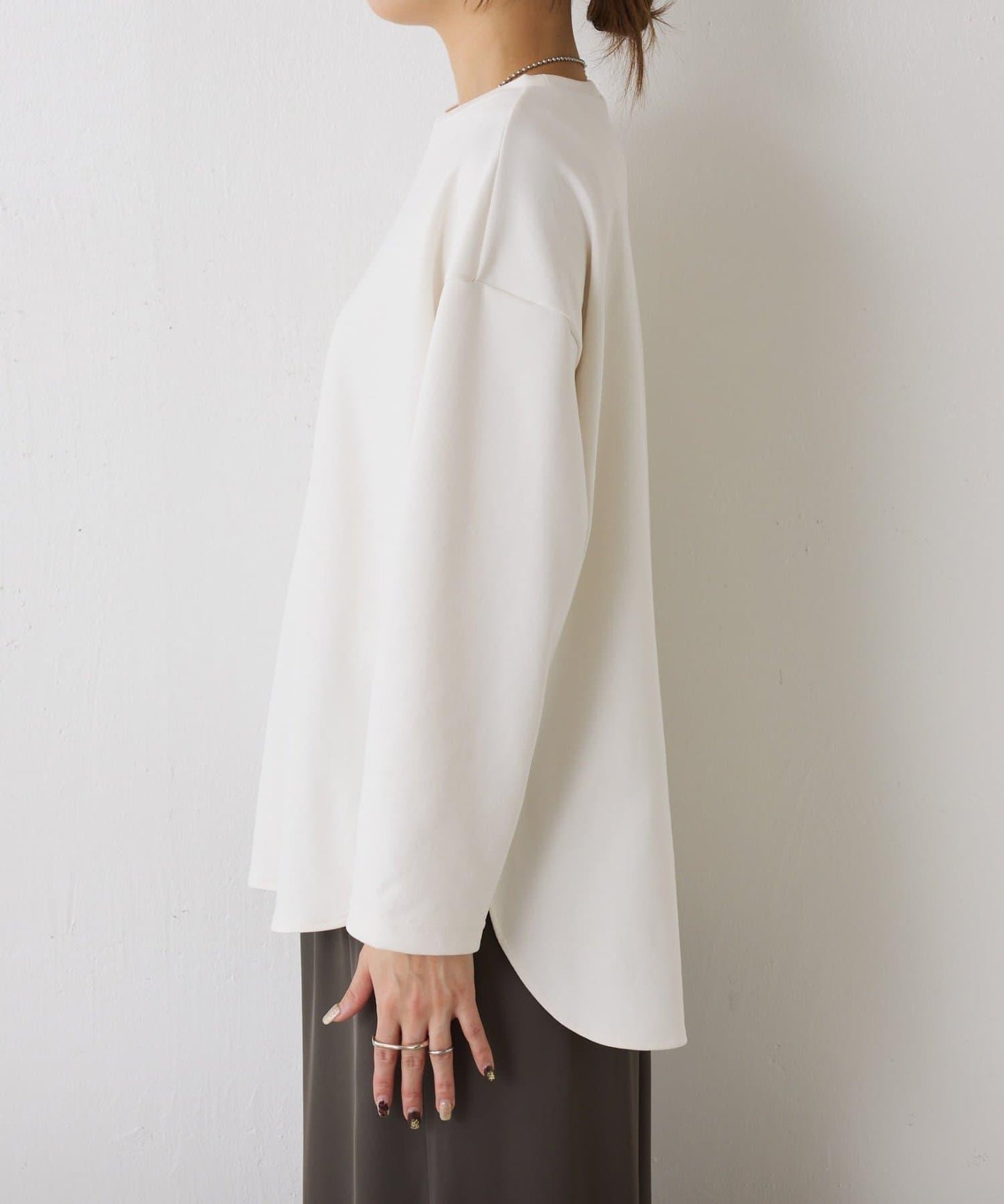 下襬圓弧彈力針織衫