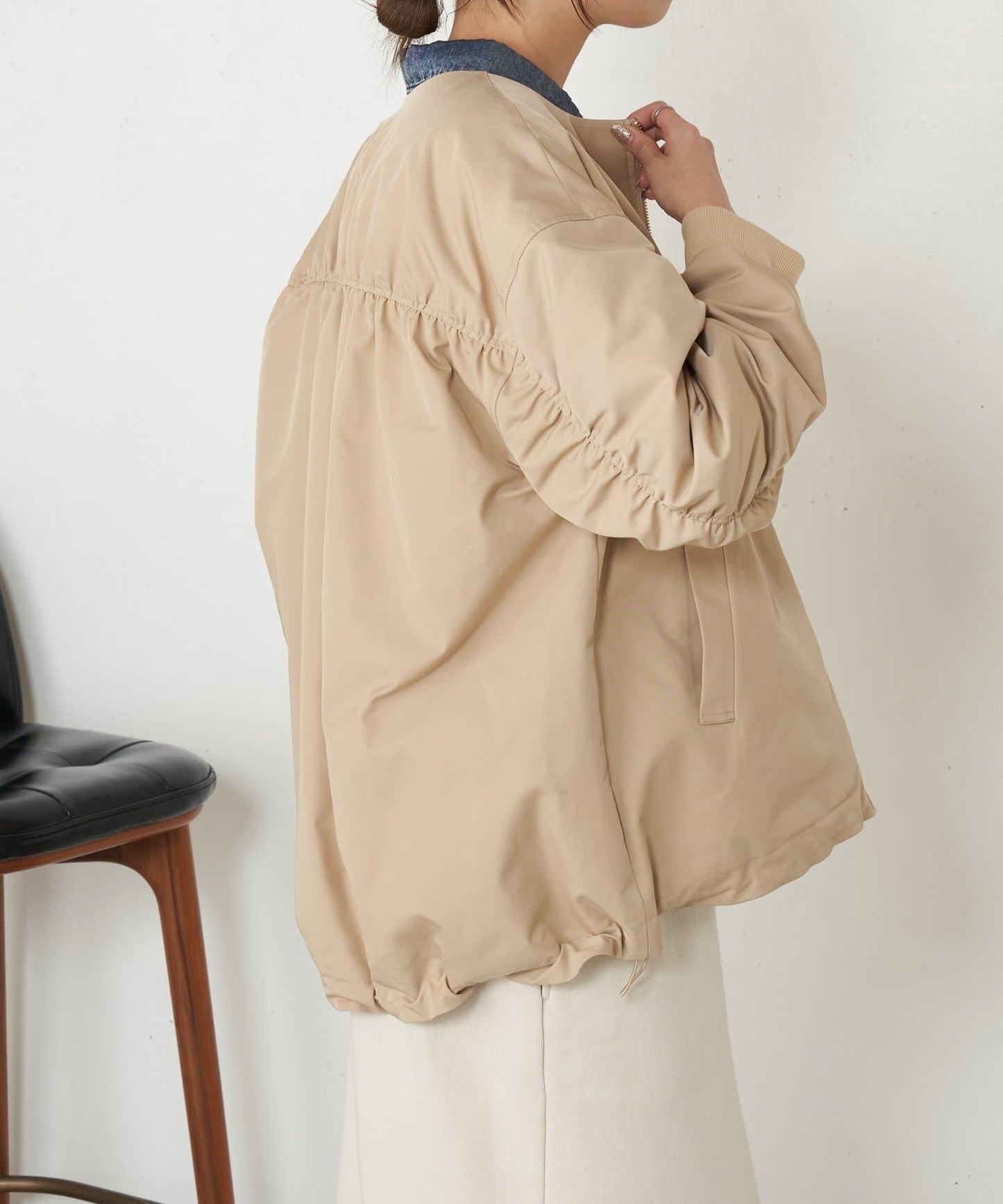 中棉後褶皺大衣