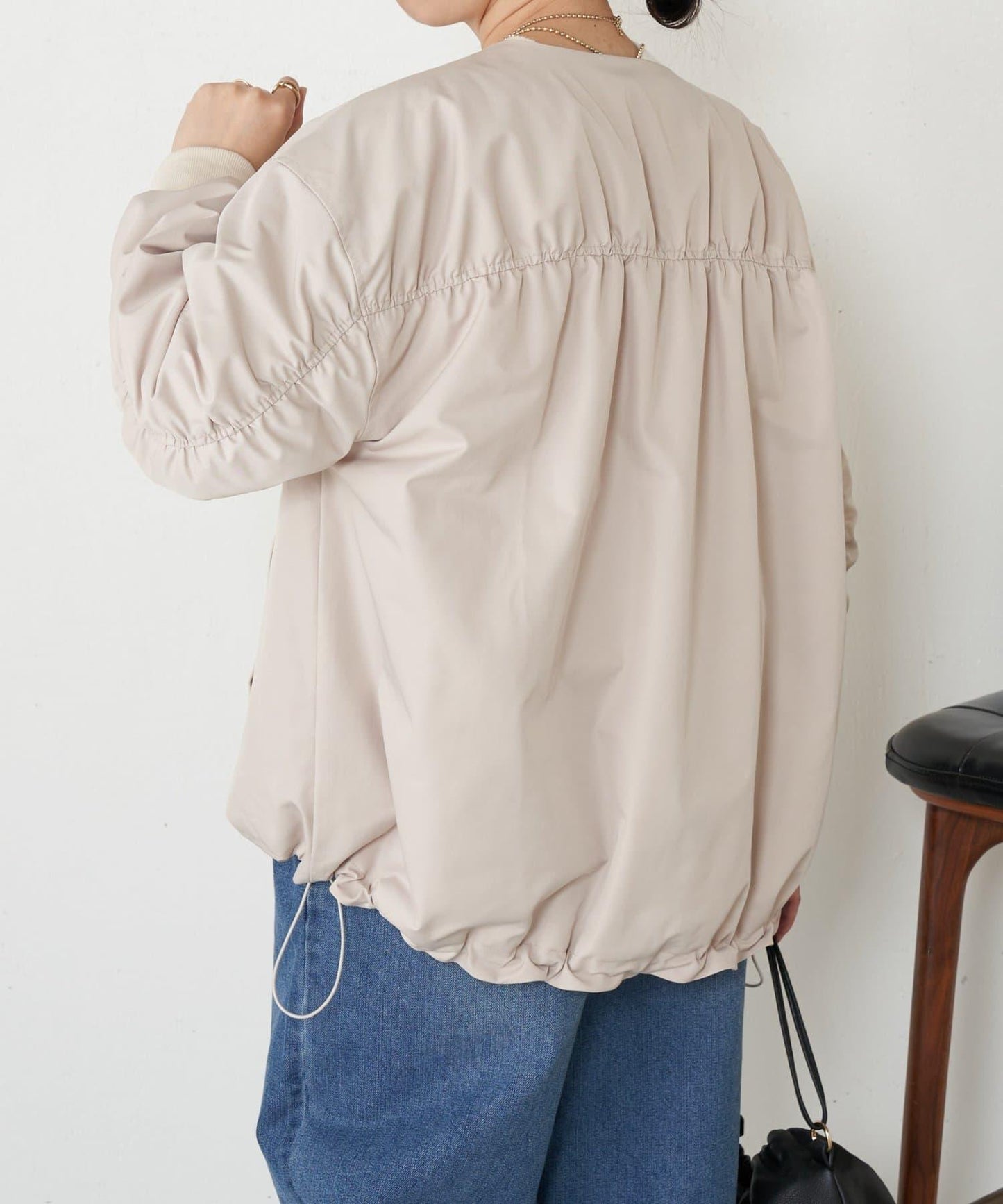 中棉後褶皺大衣