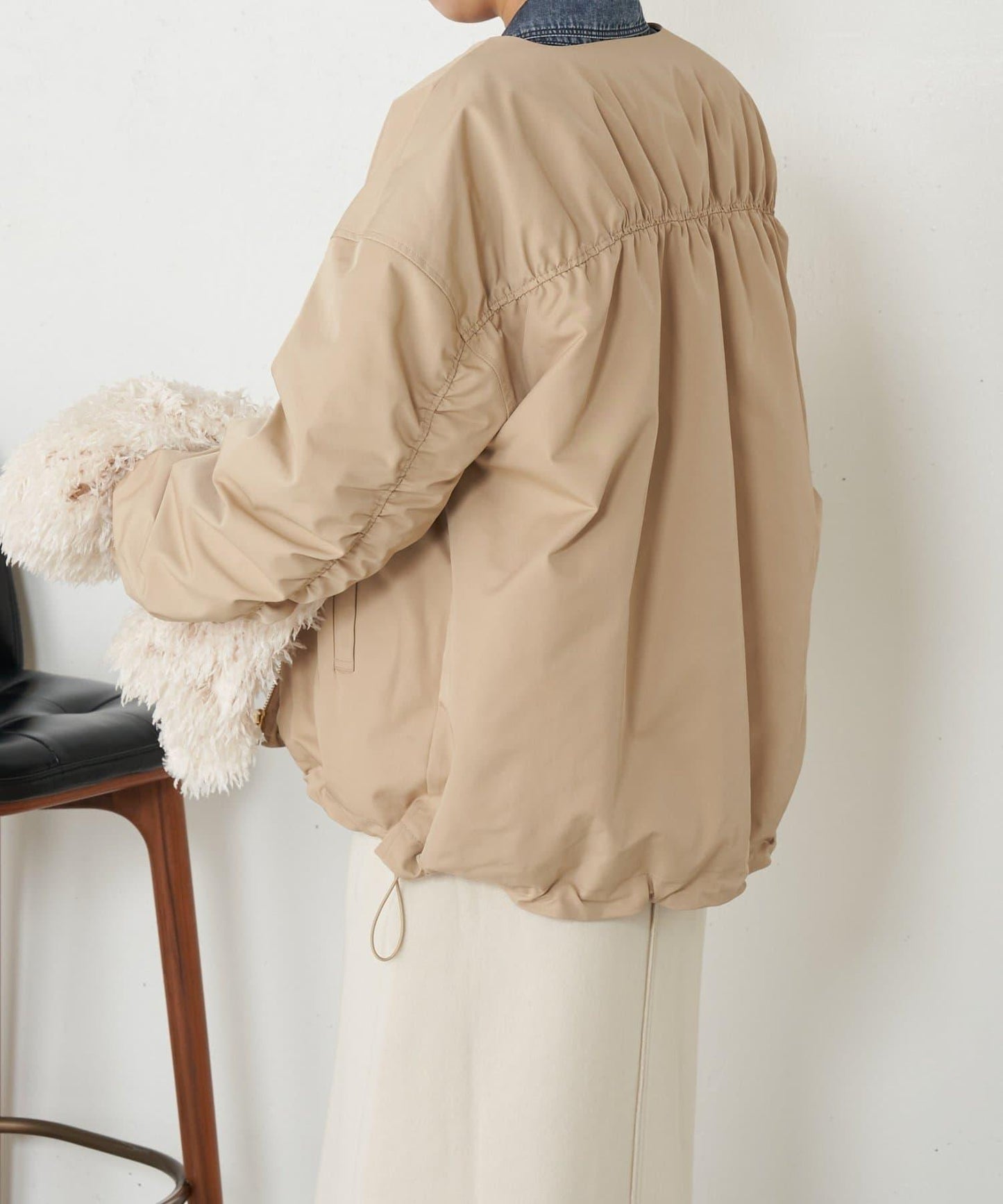 中棉後褶皺大衣