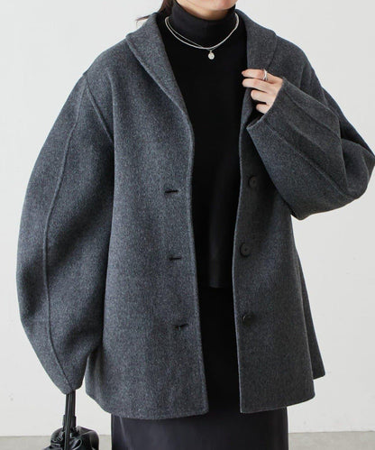 《RRACE》披肩領半身大衣