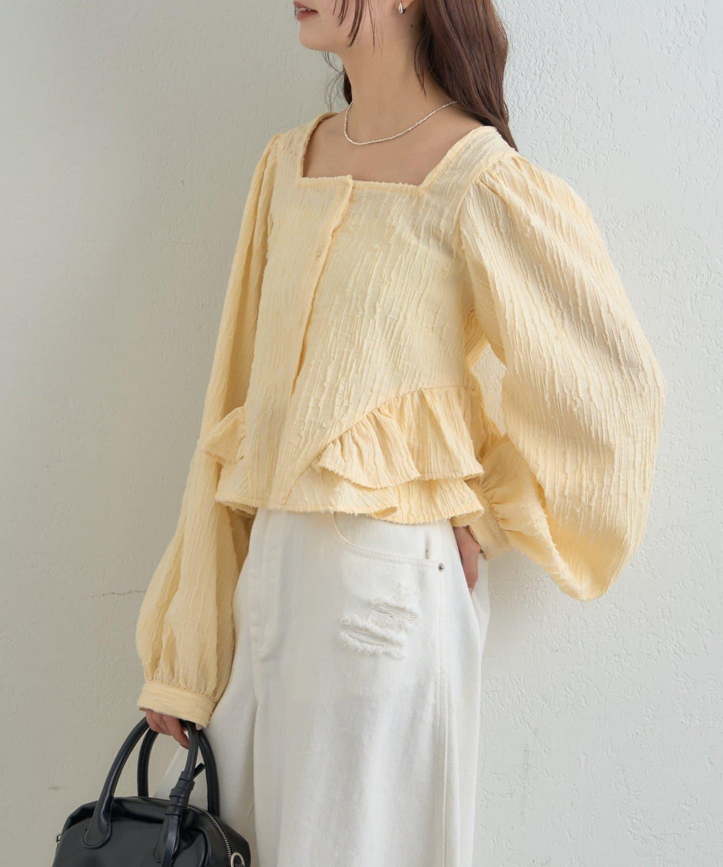 提花下襬荷葉邊襯衫