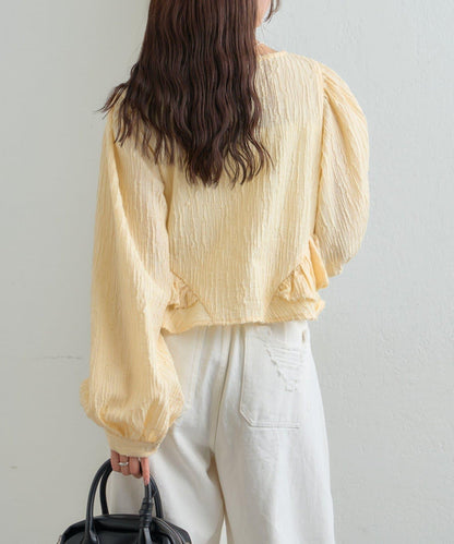 提花下襬荷葉邊襯衫