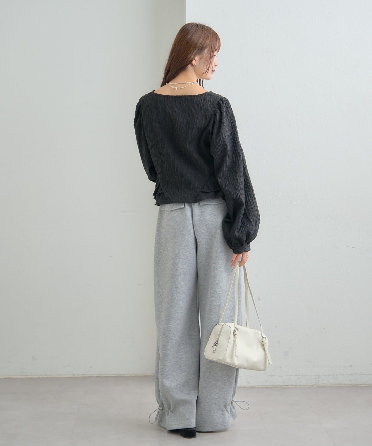 提花下襬荷葉邊襯衫