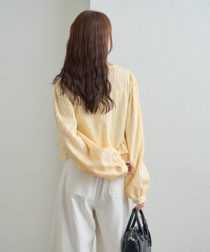 提花下襬荷葉邊襯衫