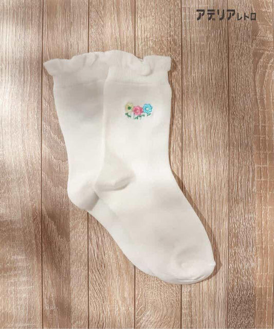 3P適用A ADERIA RETRO 4款圖案刺繡襪