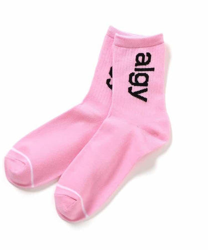 大字母標誌中筒襪