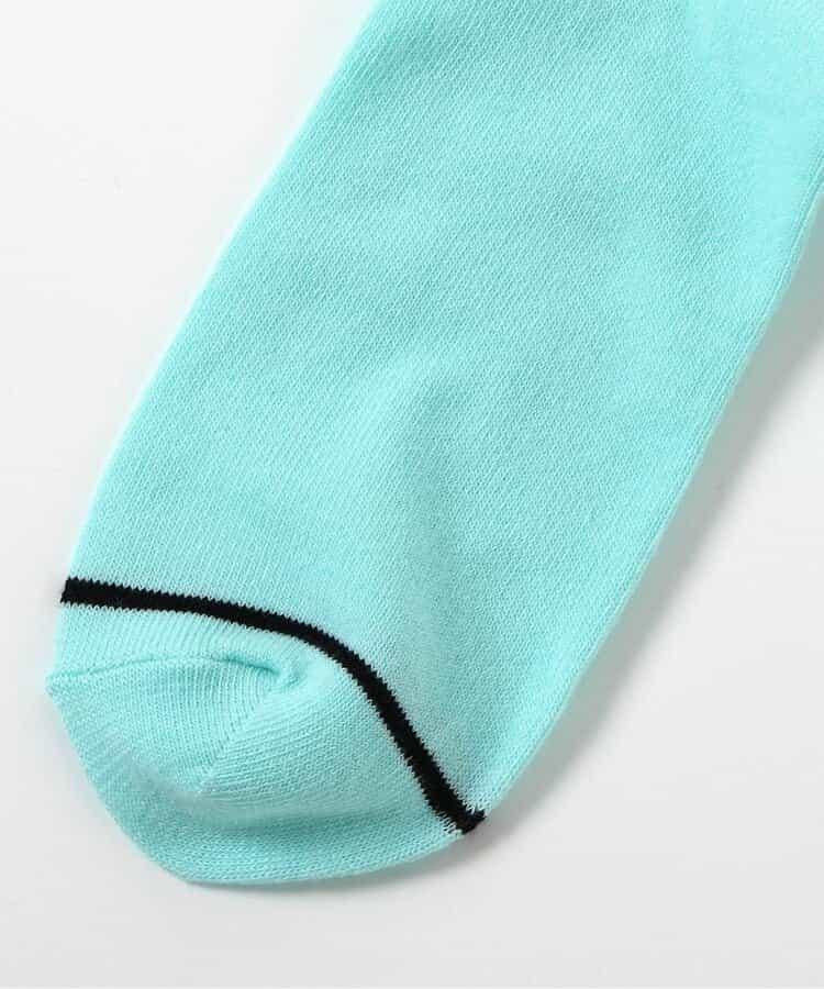 大字母標誌中筒襪