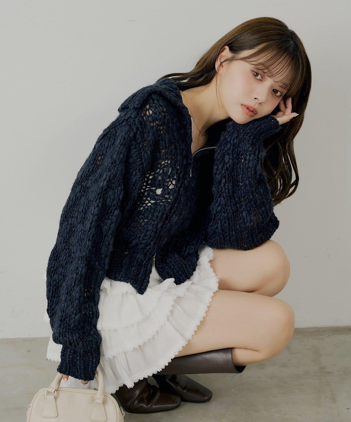 粗針不對稱拉鍊寬鬆針織上衣