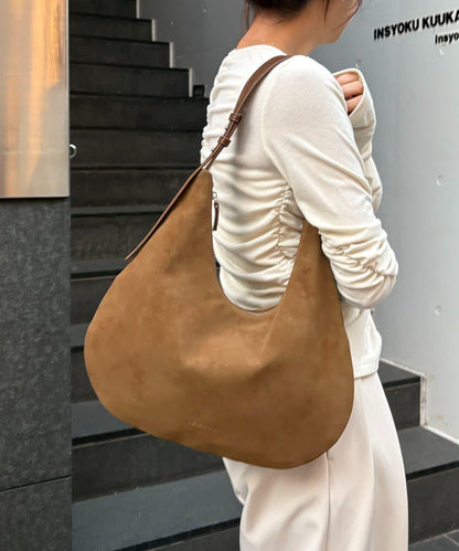 半圓造型 牛巴革 單肩包