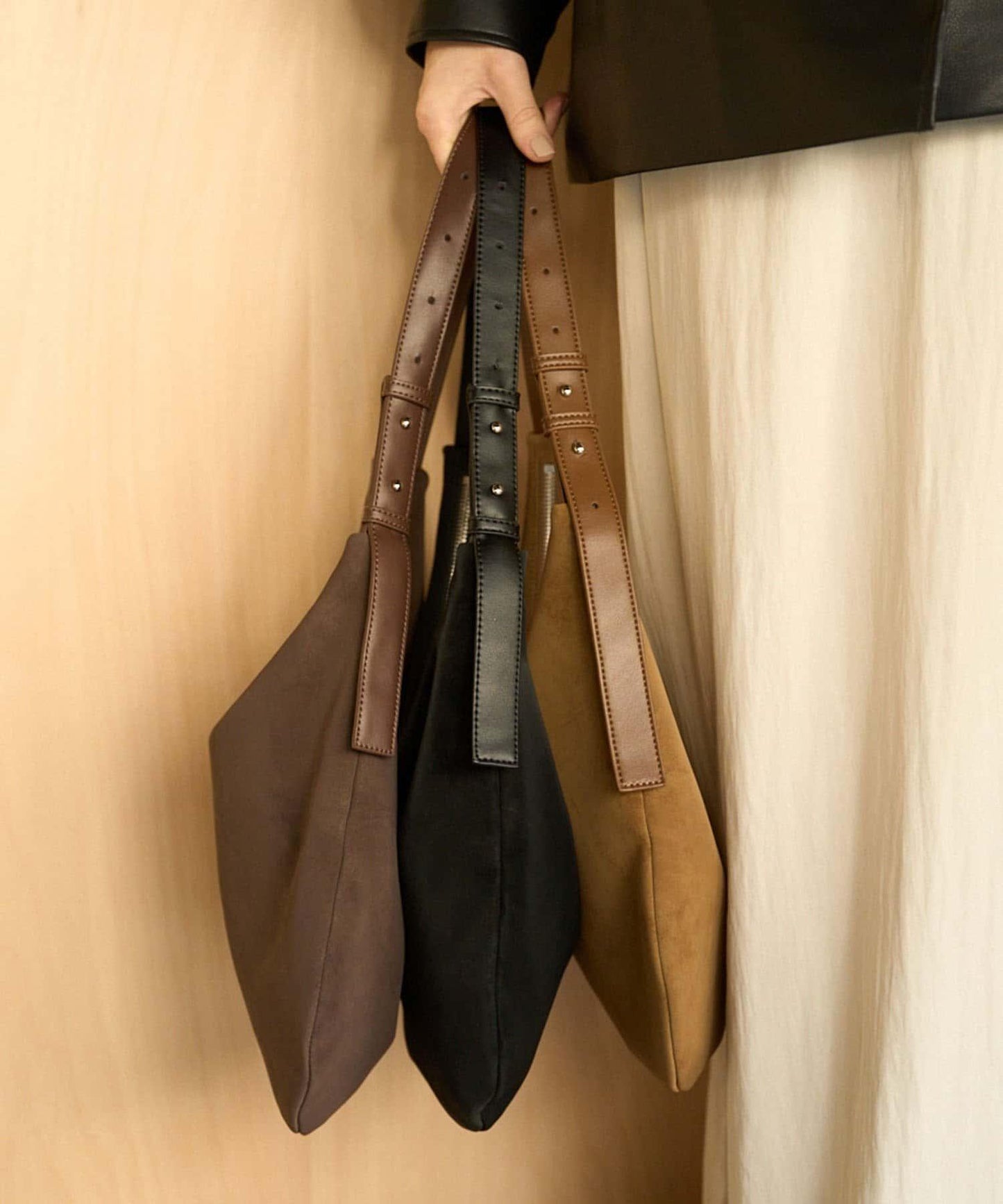 CAPRICIEUX LE'MAGE 半圓造型 努巴克 單肩包