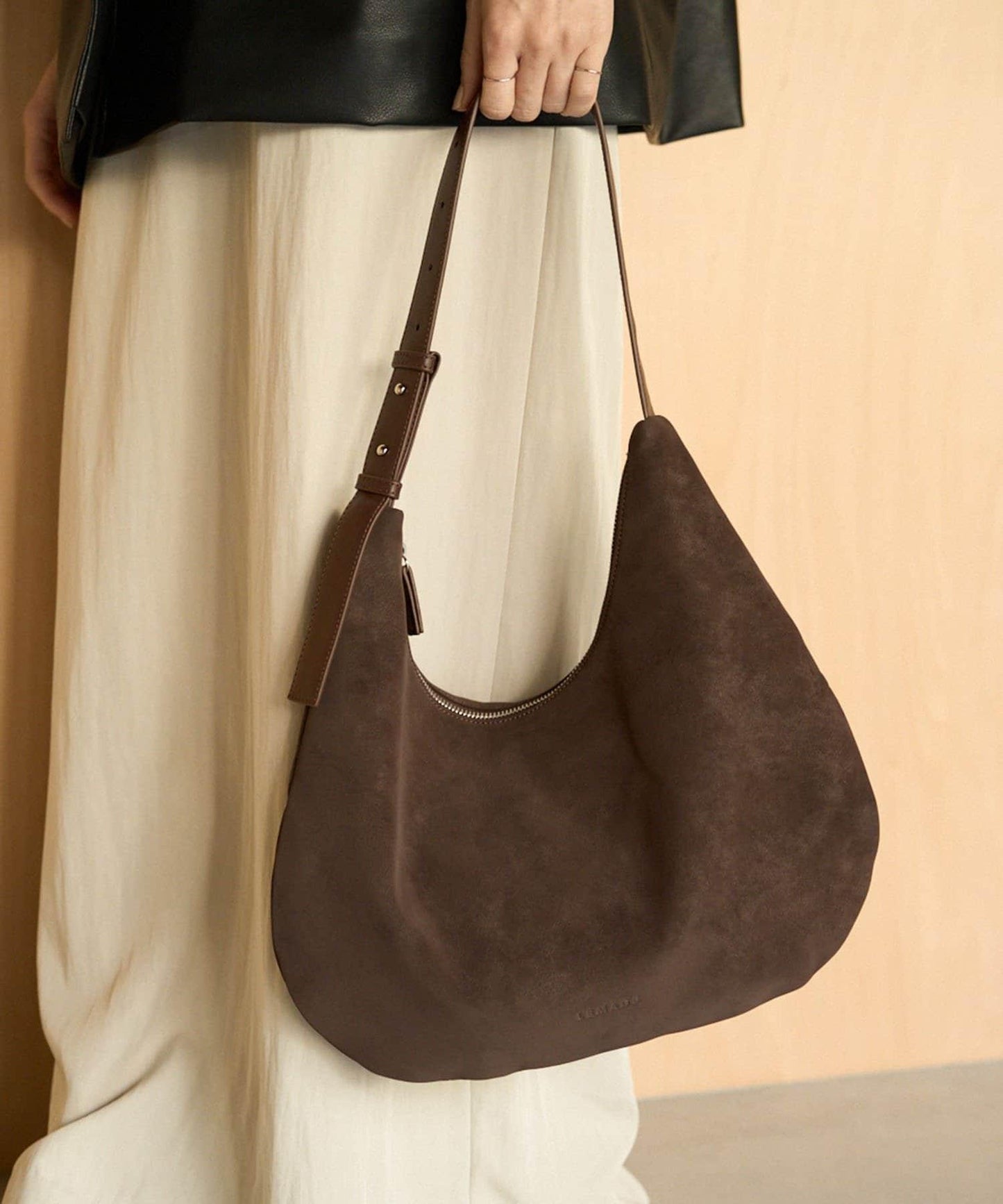 半圓造型 牛巴革 單肩包