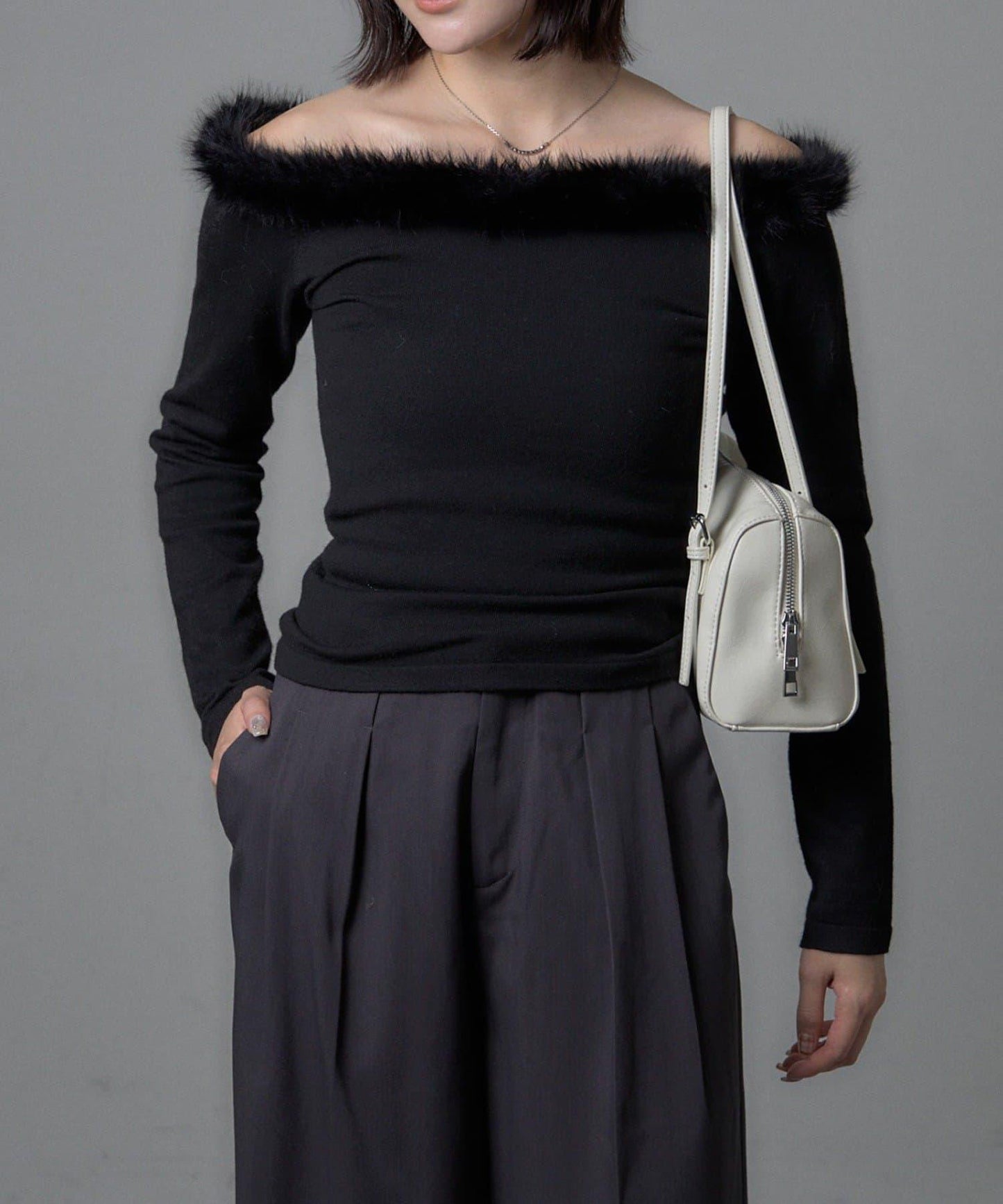 mystic 毛絨露肩設計 針織上衣