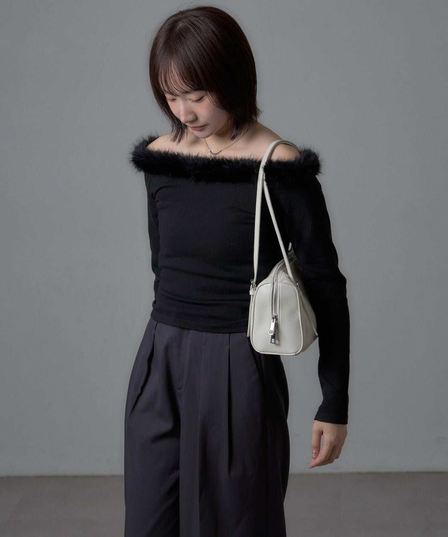 mystic 毛絨露肩設計 針織上衣