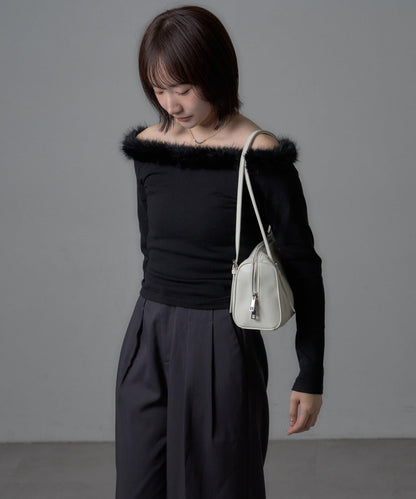 mystic 毛絨露肩設計 針織上衣