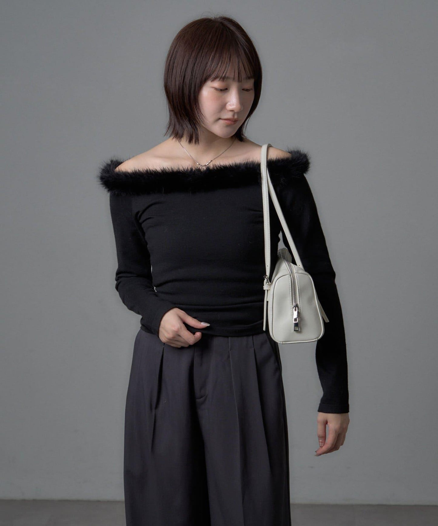 mystic 毛絨露肩設計 針織上衣