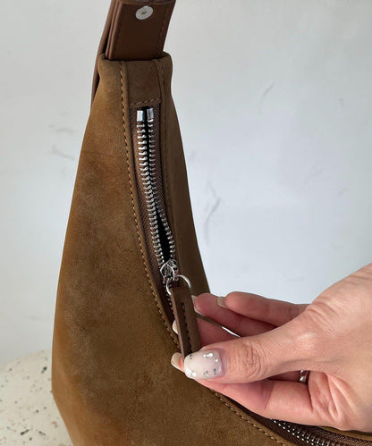 半圓造型 牛巴革 單肩包