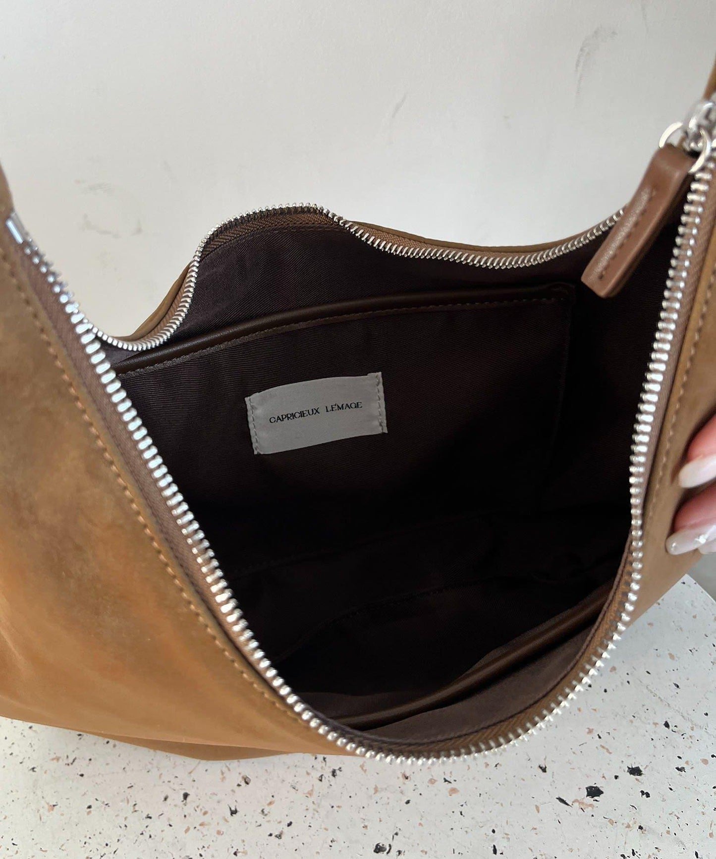 半圓造型 牛巴革 單肩包