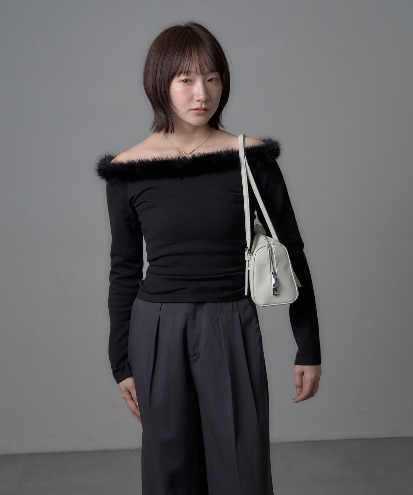 mystic 毛絨露肩設計 針織上衣