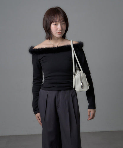 mystic 毛絨露肩設計 針織上衣