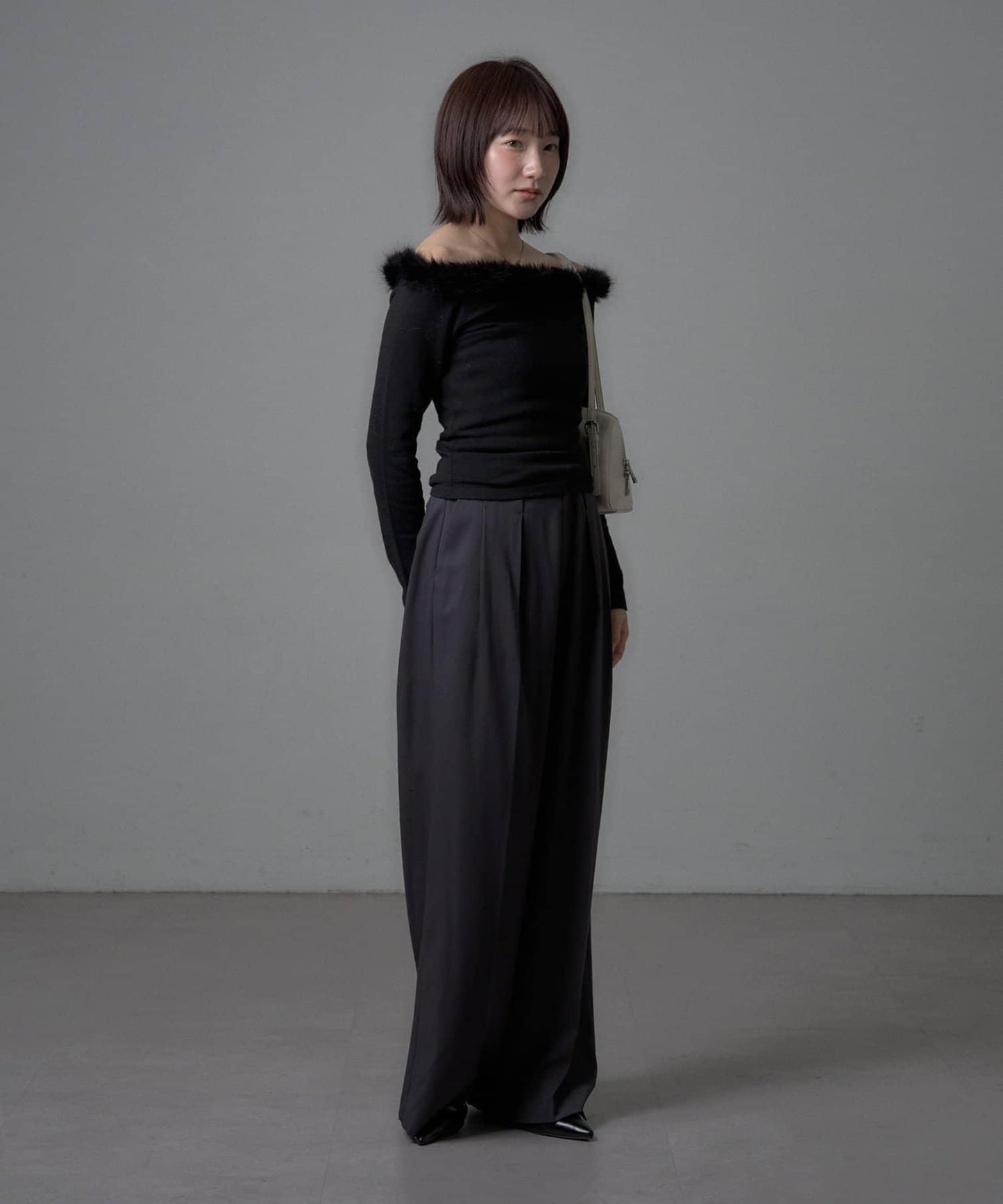 mystic 毛絨露肩設計 針織上衣