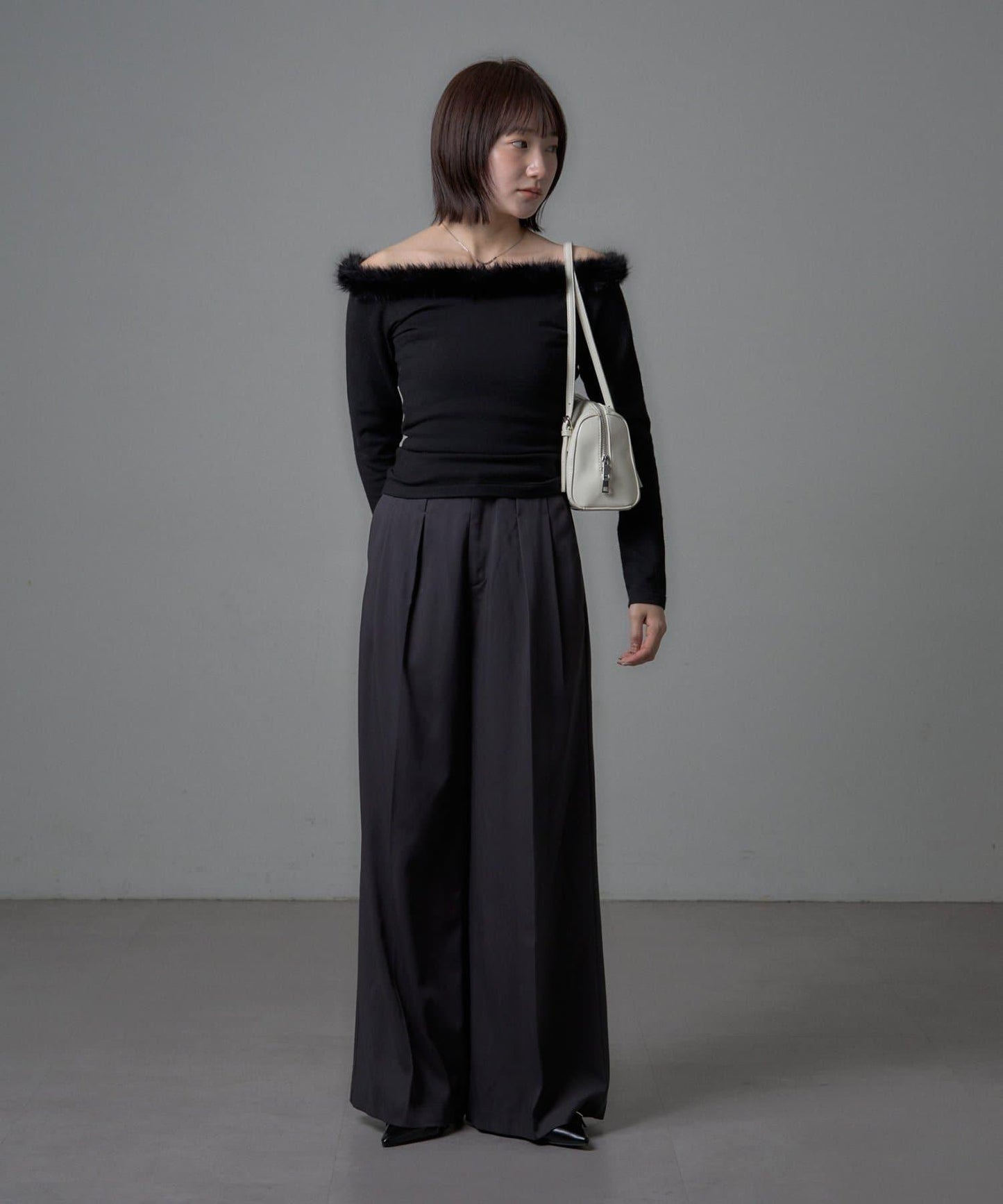 mystic 毛絨露肩設計 針織上衣