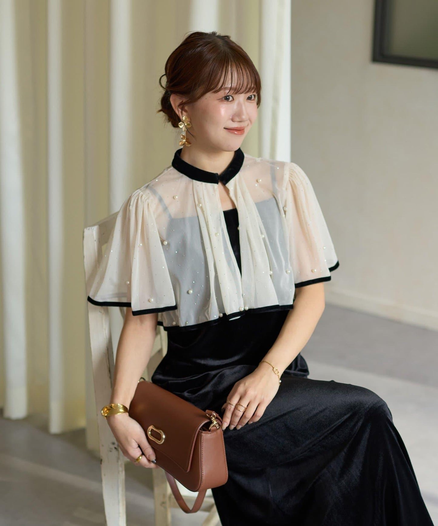 鑲鑽短款披肩 × 天鵝絨吊帶連衣裙 套裝