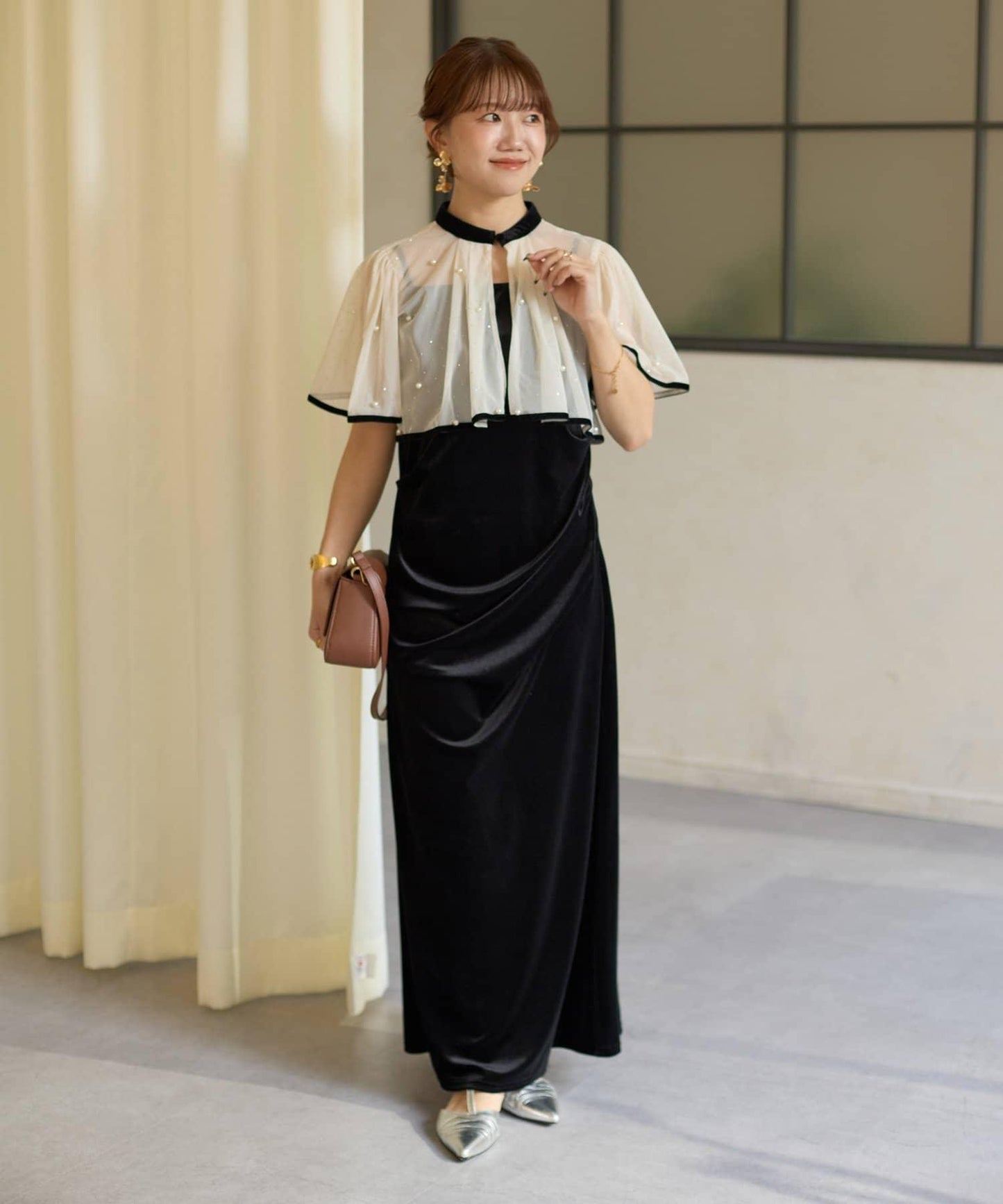 鑲鑽短款披肩 × 天鵝絨吊帶連衣裙 套裝