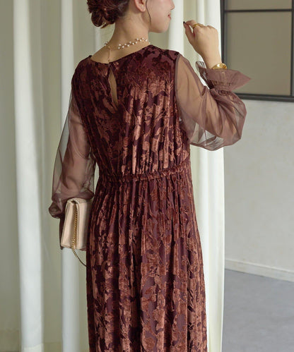 袖部透紗燒花蕾絲連衣裙