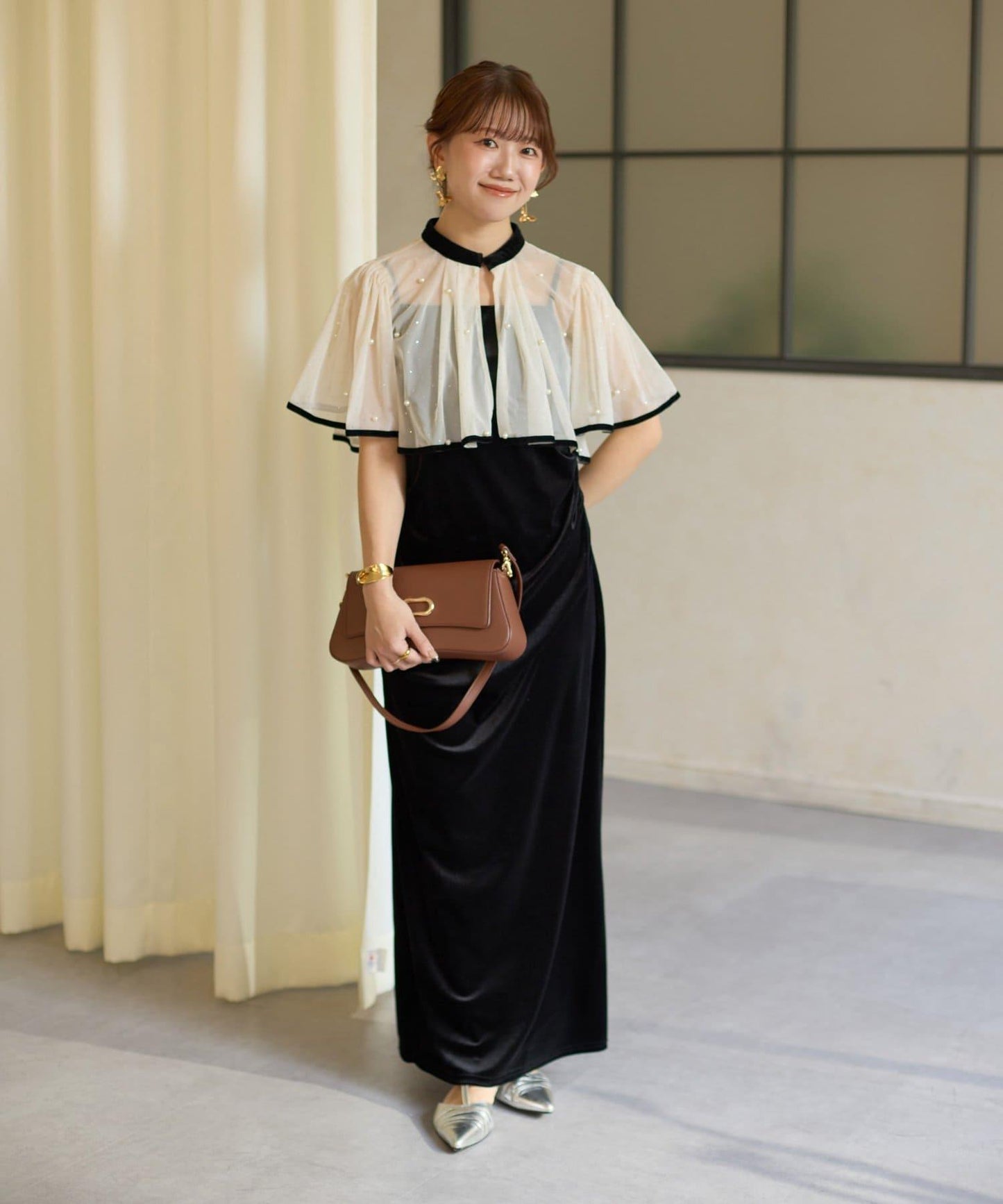 鑲鑽短款披肩 × 天鵝絨吊帶連衣裙 套裝