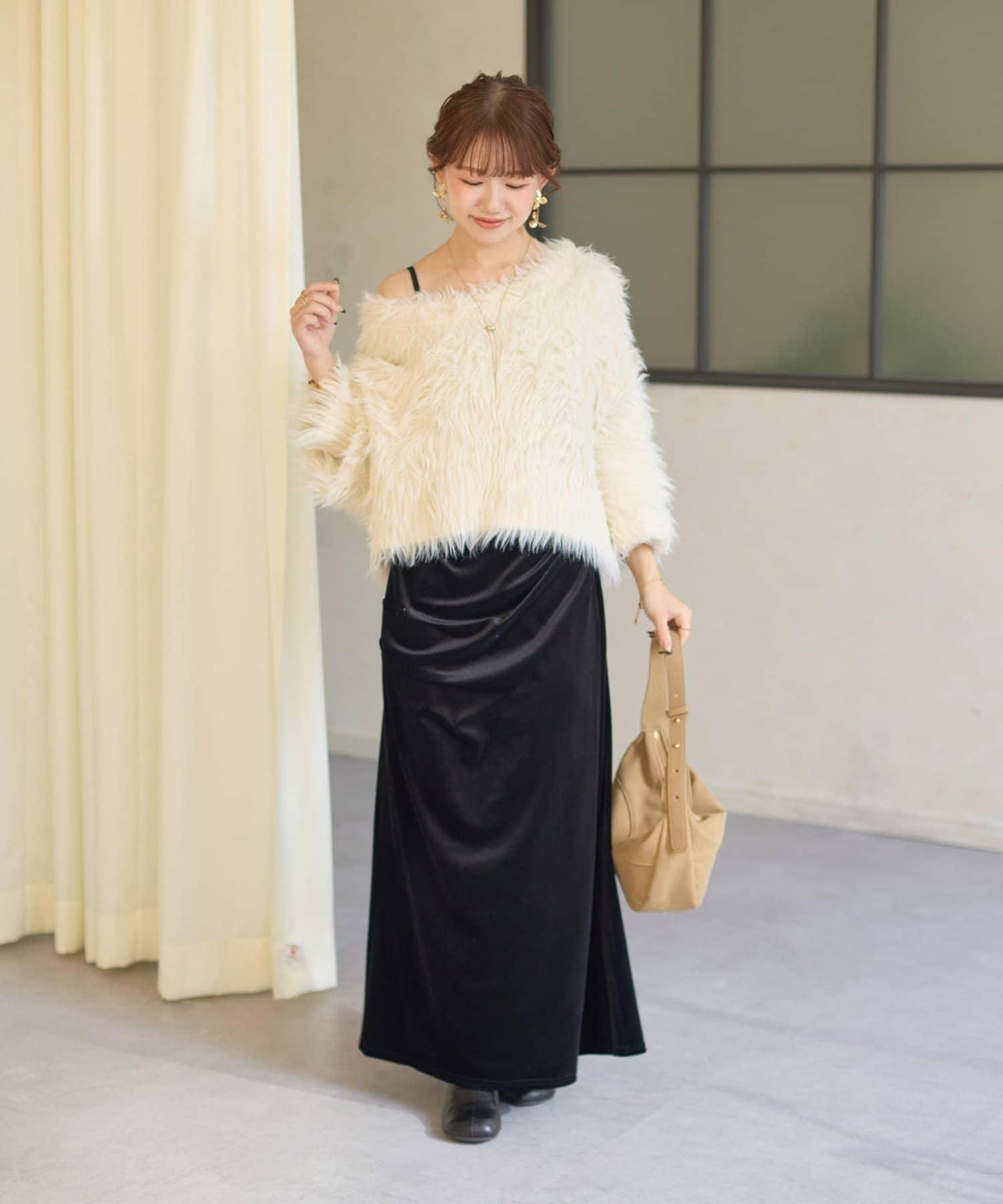 鑲鑽短款披肩 × 天鵝絨吊帶連衣裙 套裝