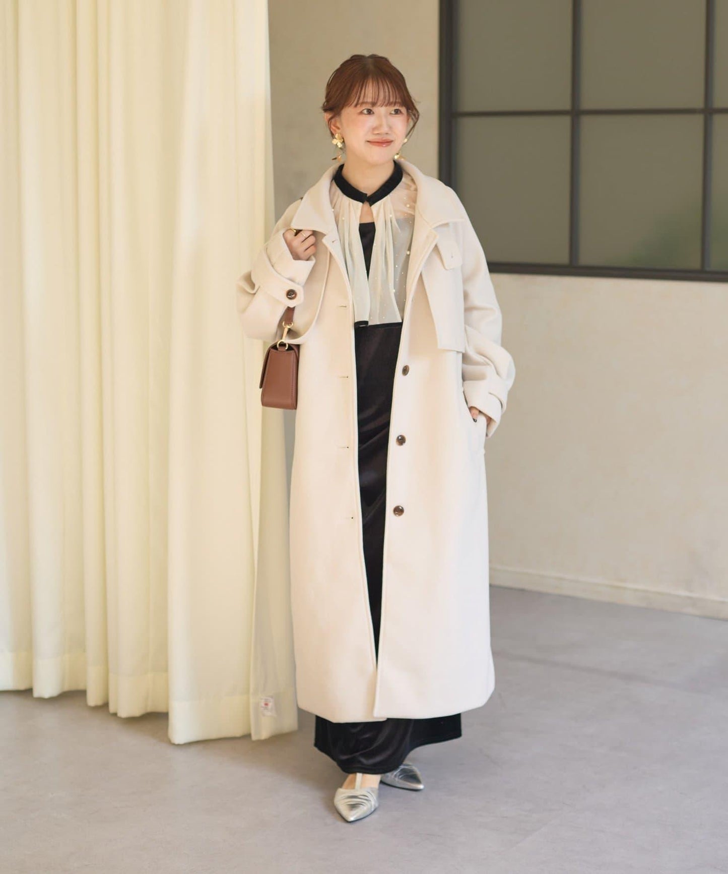 鑲鑽短款披肩 × 天鵝絨吊帶連衣裙 套裝