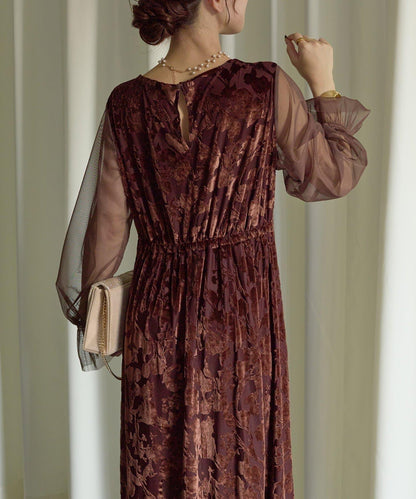 袖部透紗燒花蕾絲連衣裙