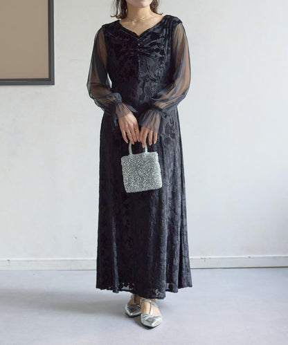 袖部透紗燒花蕾絲連衣裙