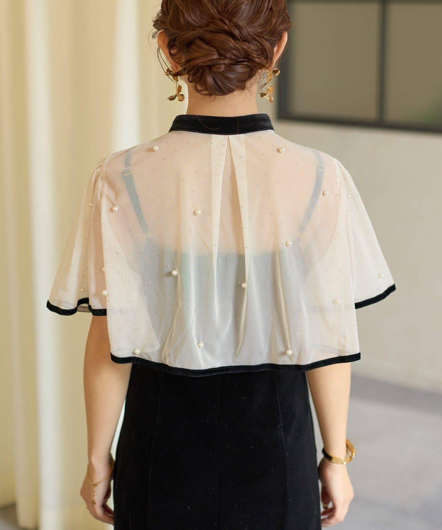 鑲鑽短款披肩 × 天鵝絨吊帶連衣裙 套裝