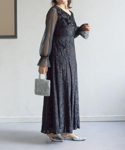 袖部透紗燒花蕾絲連衣裙