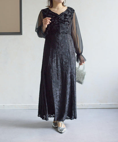 袖部透紗燒花蕾絲連衣裙