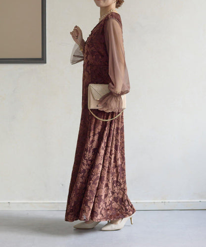 袖部透紗燒花蕾絲連衣裙