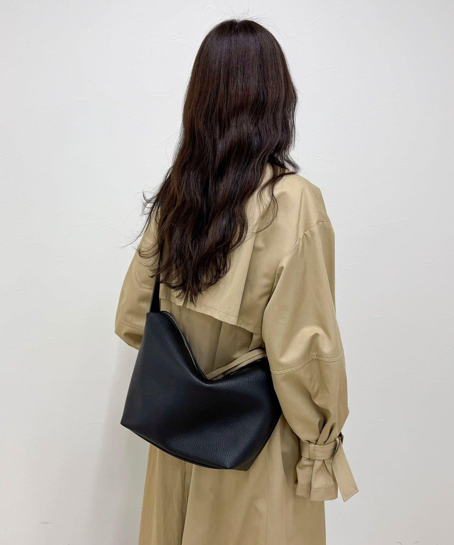 金屬孔眼裝飾肩揹包