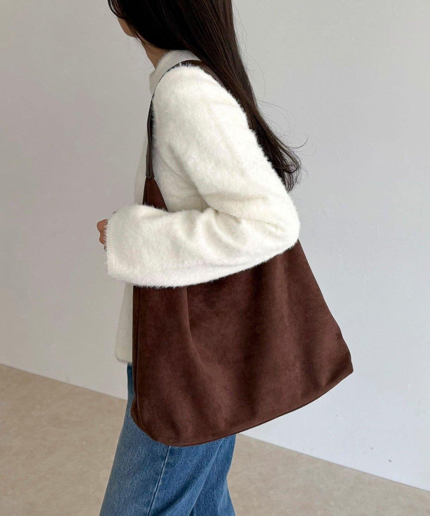 仿麂皮三角造型包