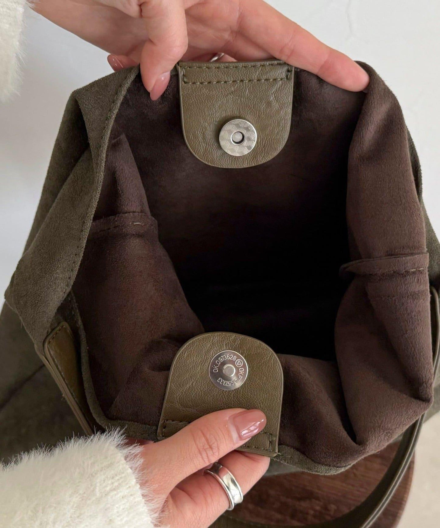 仿麂皮三角造型包