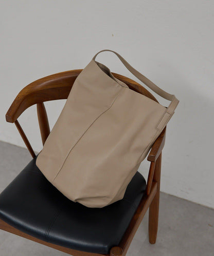 2.718 水桶造型單肩包