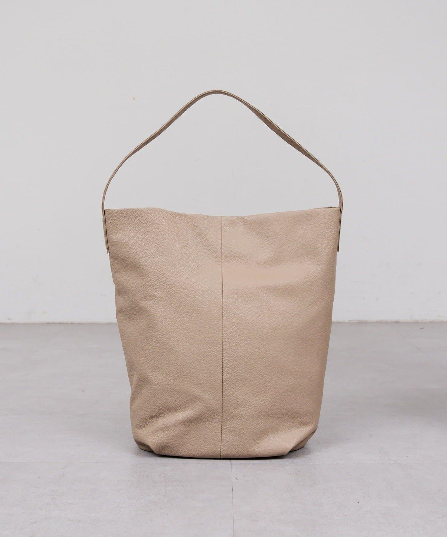 2.718 水桶造型單肩包