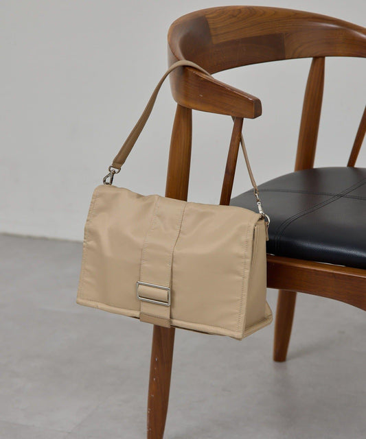 2.718 尼龍翻蓋單肩包