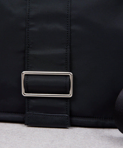 2.718 尼龍翻蓋單肩包